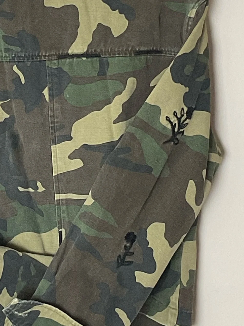 dolan Camouflage Jacket Black Embroidered Roses Hippie Festival Military Size M - Picture 6 of 11